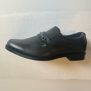 Boys shoes size 4